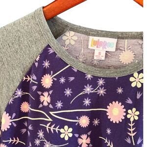 LULAROE Randy Flower Detail 3/4 Sleeve Top